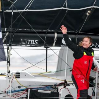 Violette Dorange 25°, la più giovane velista di sempre a completare il Vendée Globe