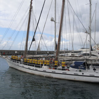 NRP Polar, nave scuola a vela della Marina portoghese, affonda al molo